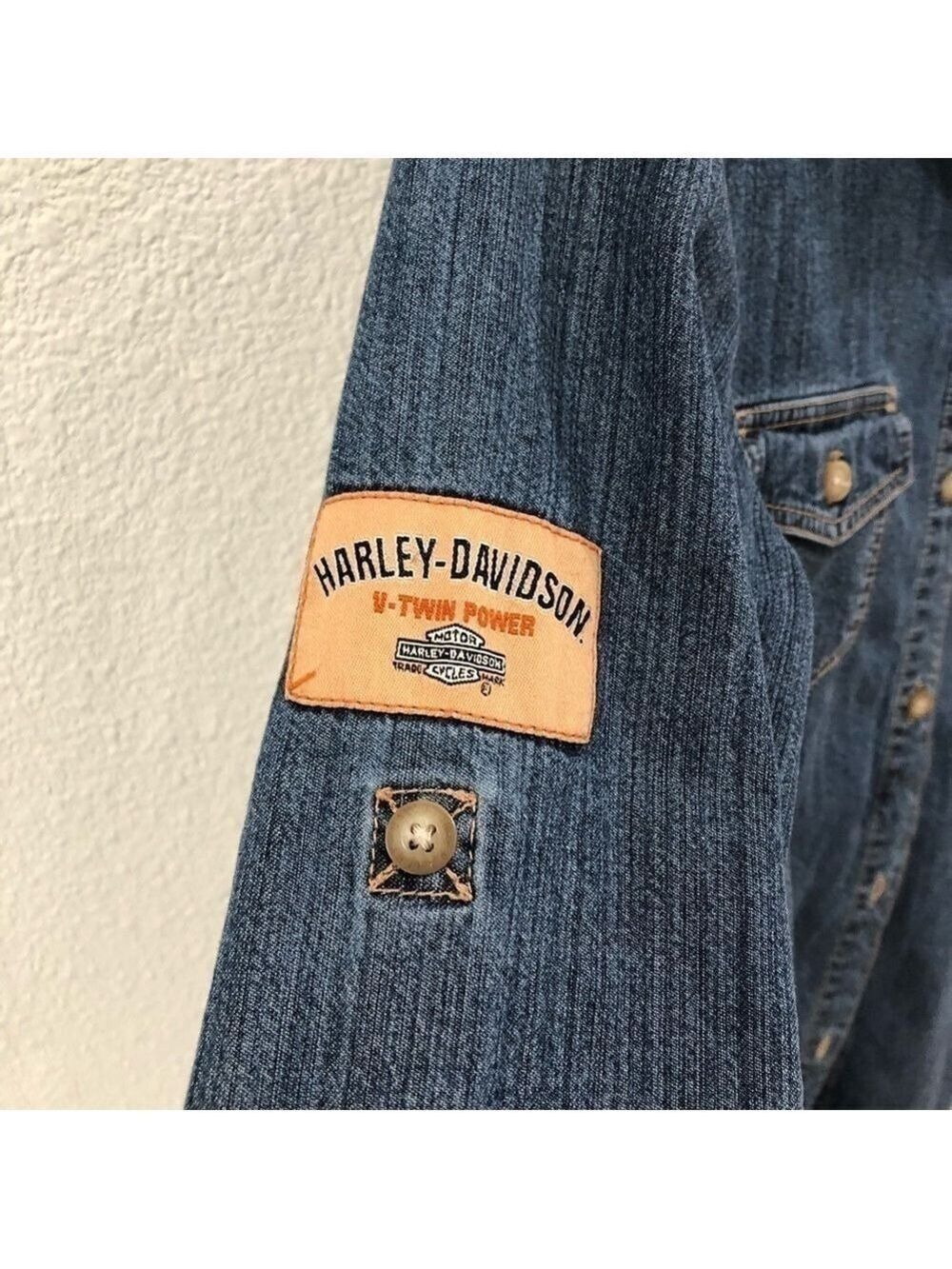 Harley Davidson denim shirt.  Size S lightweight biker motorcycle vintage blue - Picture 3 of 9